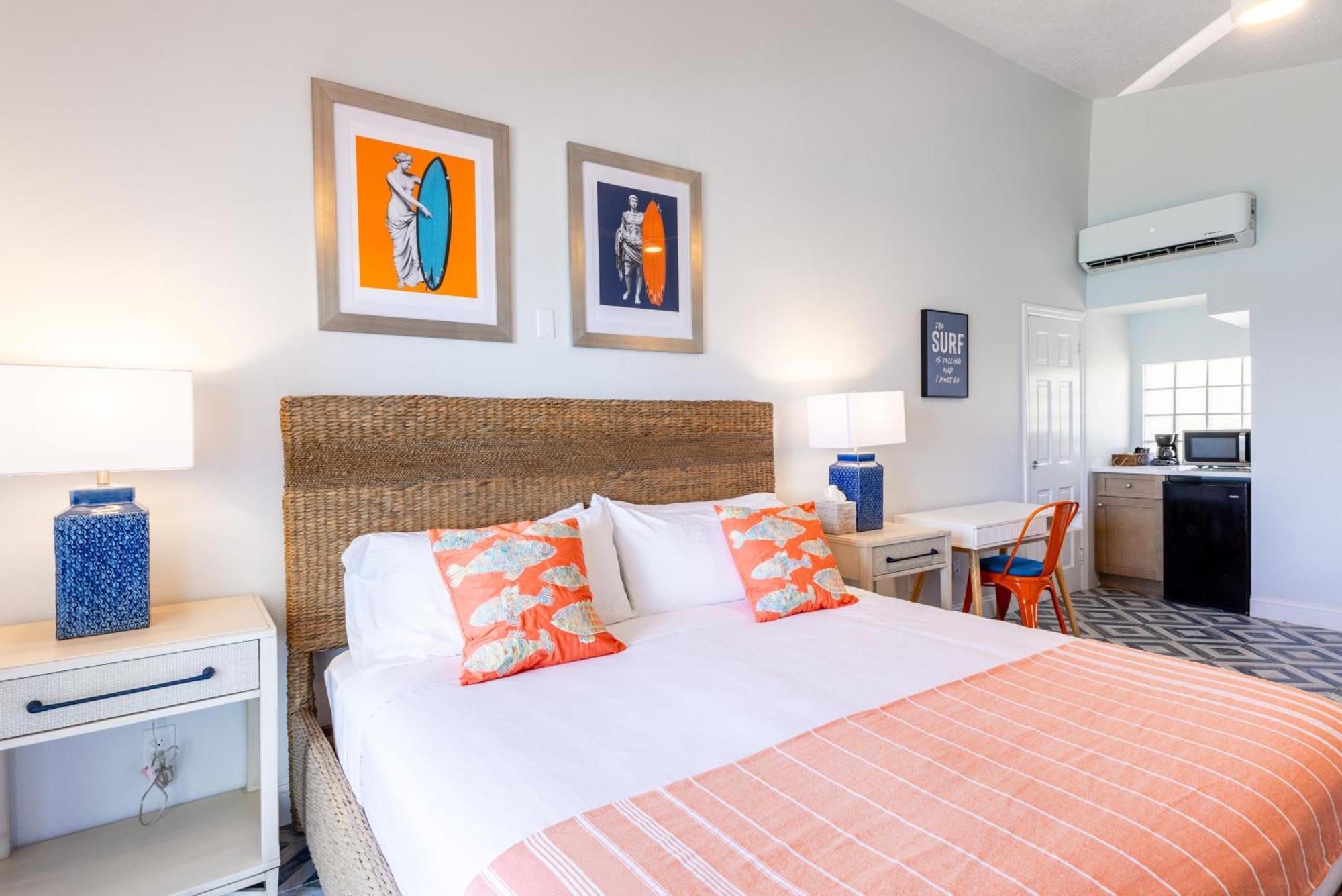Sebastian'S On The Beach Hotel Freshwater Pond Exterior foto