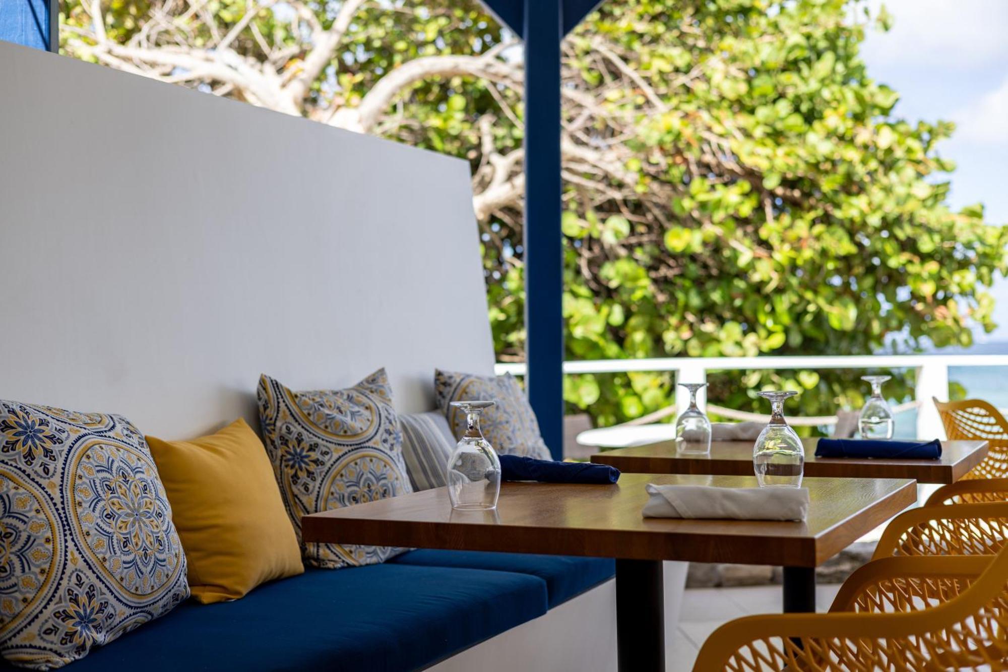 Sebastian'S On The Beach Hotel Freshwater Pond Exterior foto