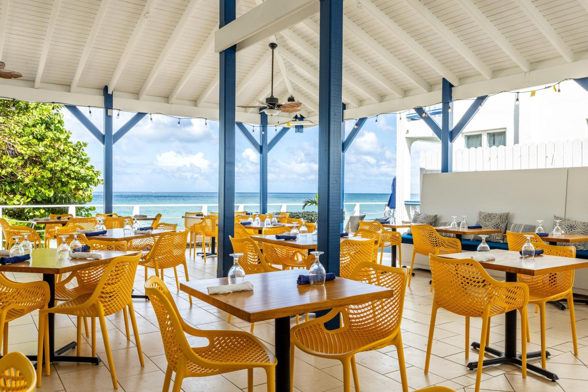 Sebastian'S On The Beach Hotel Freshwater Pond Exterior foto