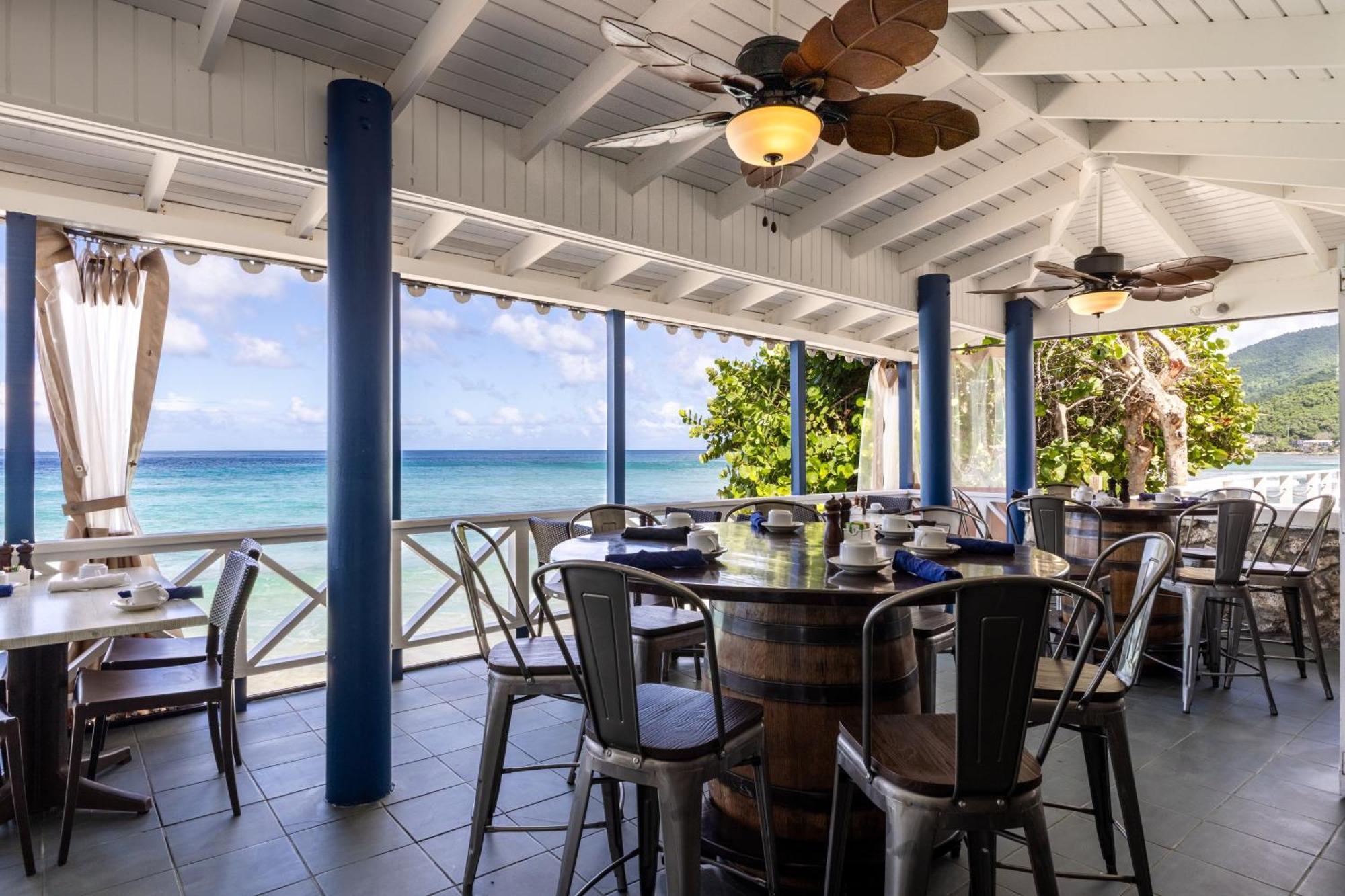 Sebastian'S On The Beach Hotel Freshwater Pond Exterior foto